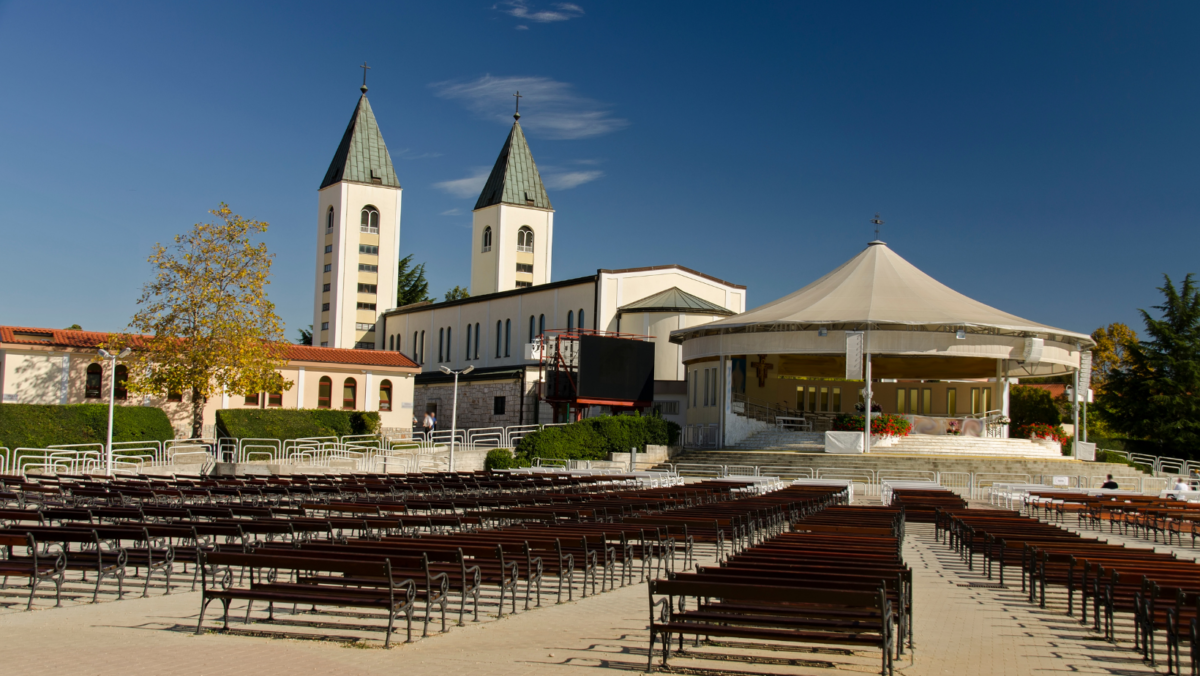 Medjugorje: il piazzale della Chiesa di San Giacomo