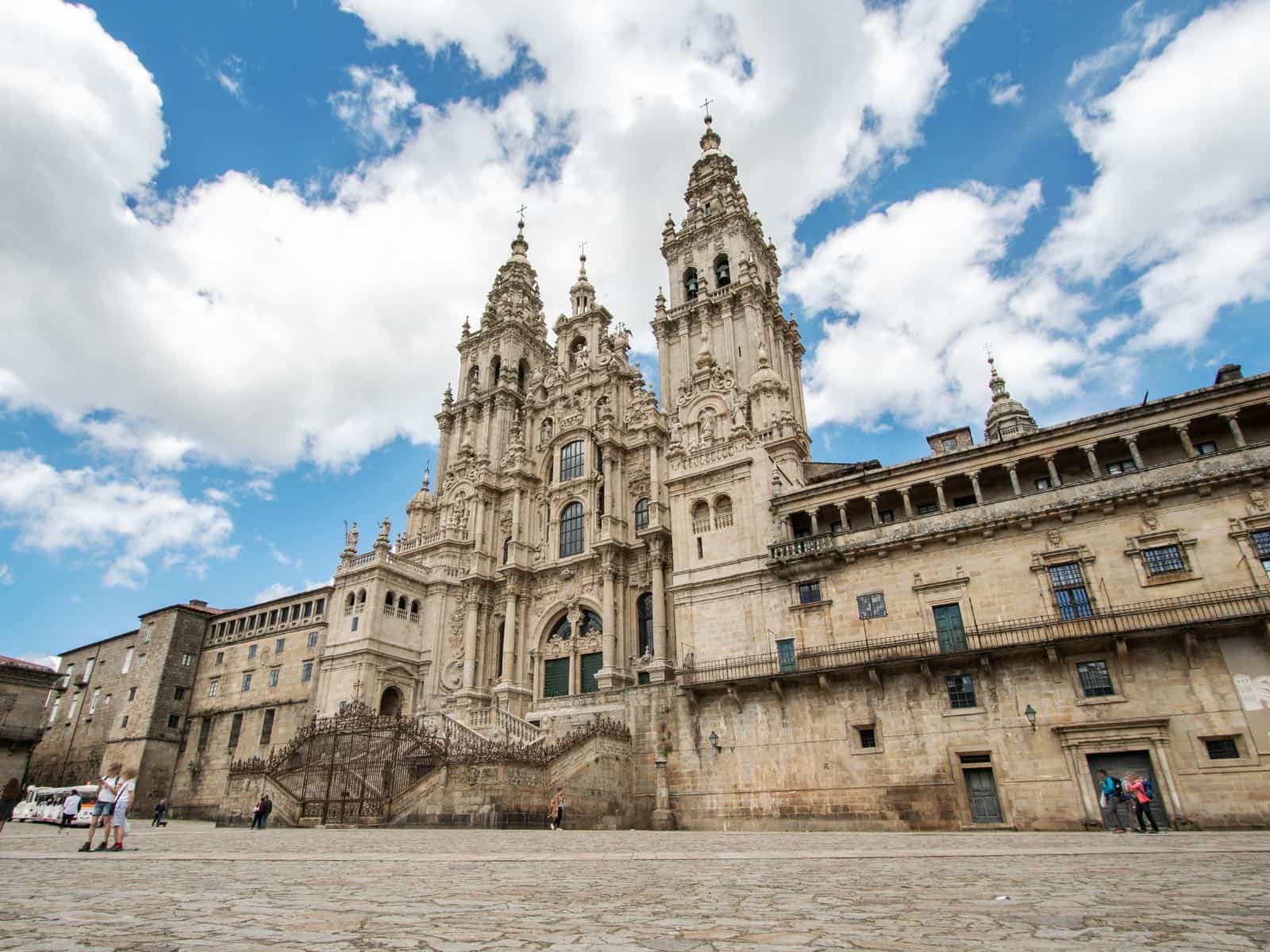 Una veduta esterna della Cattedrale di Santiago de Compostela