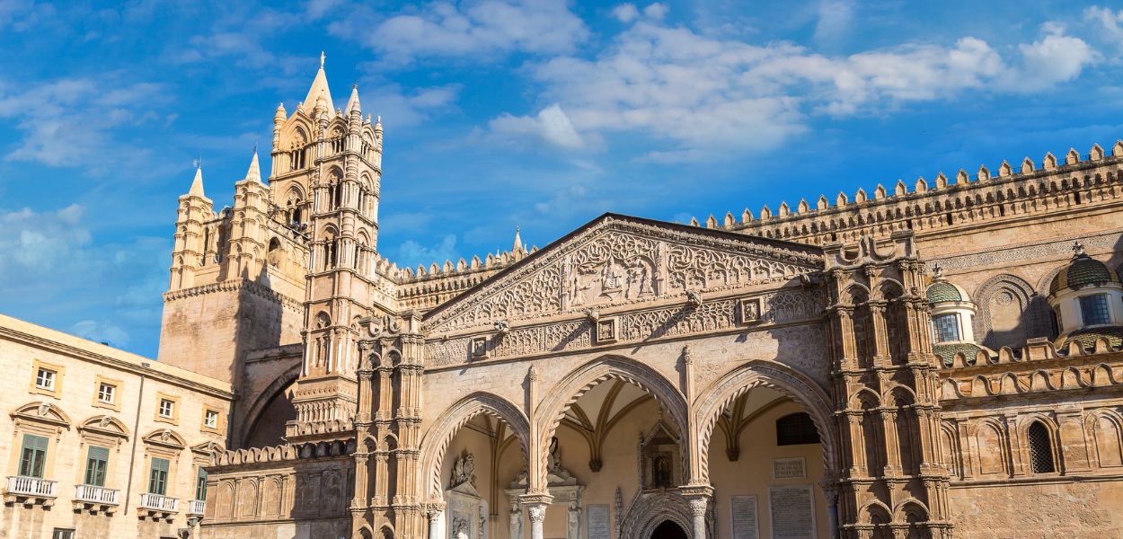 Uno scorcio del Duomo di Palermo, dedicato alla Santa Vergine Maria Assunta