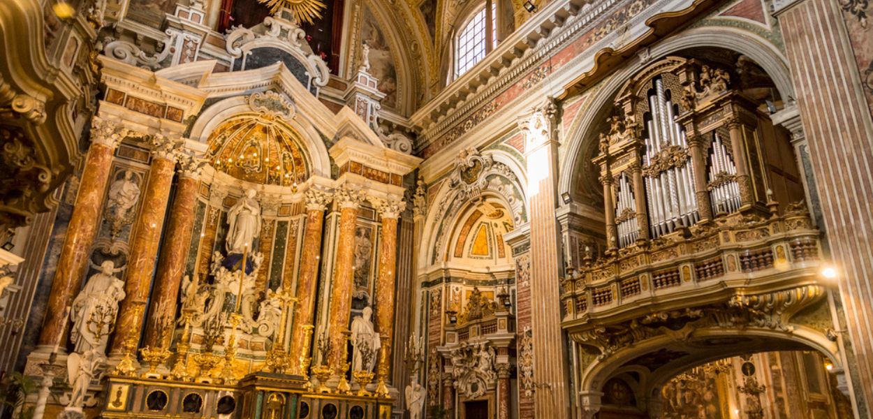 Visitare la Chiesa del Gesù Nuovo a Napoli: Ingressi, Orari, Messe e Come Arrivare