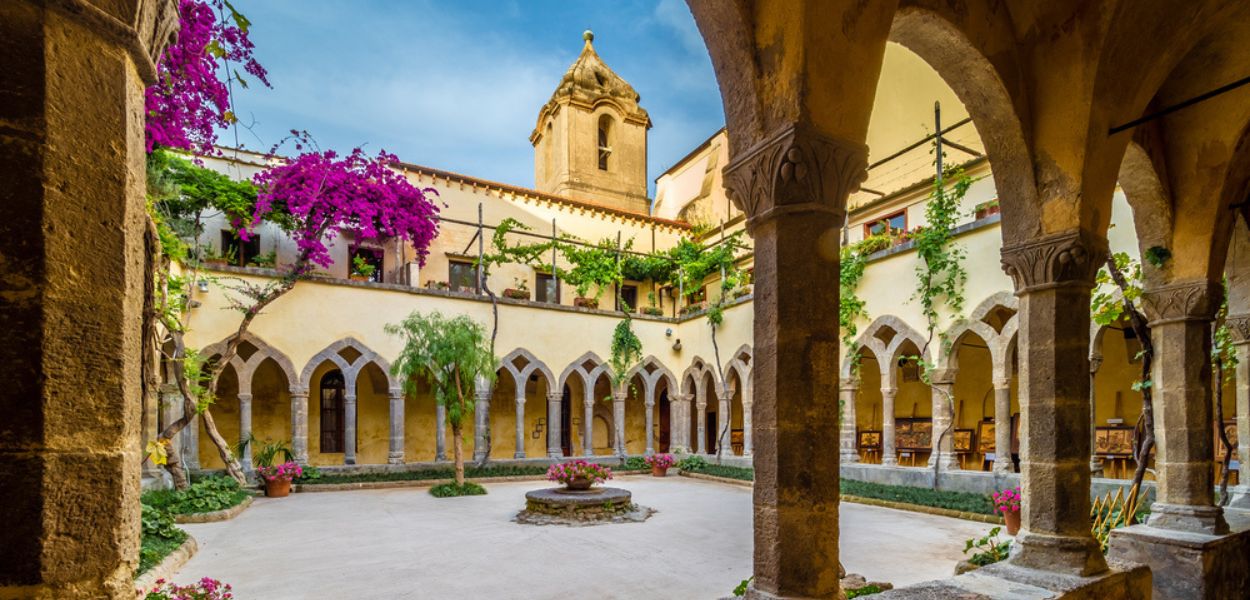 Uno scorcio del Chiostro di San Francesco d'Assisi a Sorrento