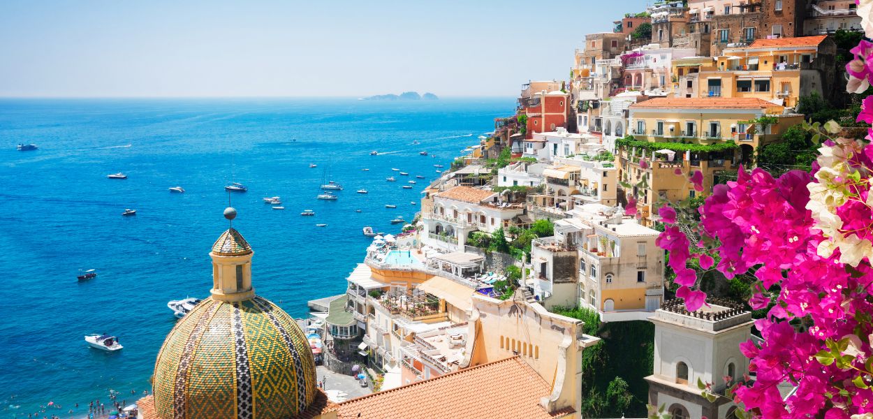 Uno scorcio di Positano, uno dei borghi più famosi della Costiera Amalfitana