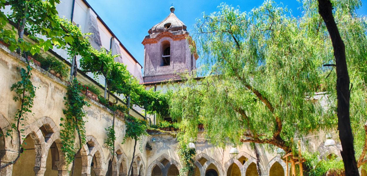 Un angolo del Chiostro di San Francesco d'Assisi a Sorrento